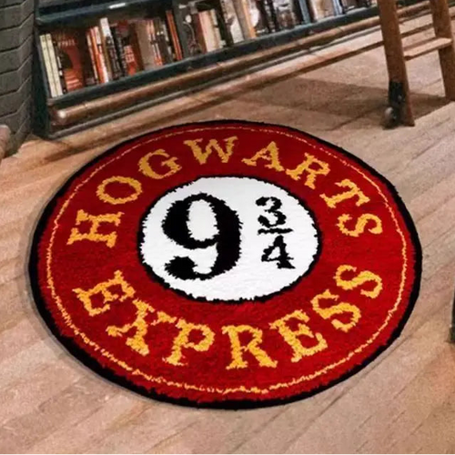 9¾ Tufted Rug (90cm)